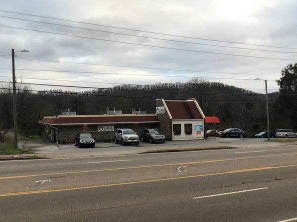 Income Producing Property on Emory Road: 712 East Emory Rd, Powell, TN 37849